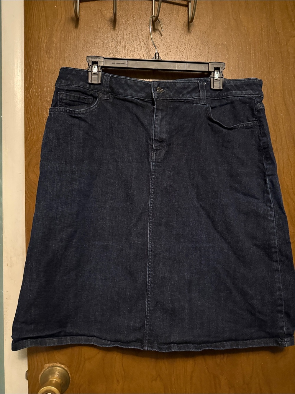 Liz Claiborne dark blue denim skirt size 14